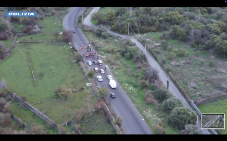 Corsa di cavalli bloccata nel Catanese grazie ai droni della polizia: sequestrato il "pizzino" delle scommesse