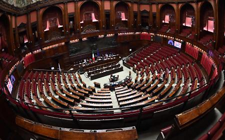 Il ritorno del &ldquo;corvo&rdquo; a Montecitorio: il caso Cerreto, il Copasir e le crepe del sistema