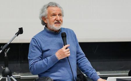 La Russa e quel corteo degli anni Settanta col morto: Odifreddi accusa e su La7 cala il gelo