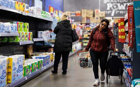 Si spende di pi&ugrave; e si compra di meno: che cosa dicono i dati Ista sui consumi