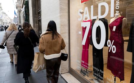 Primo bilancio dei Saldi Invernali 2026: tengono le vendite, traino delle Olimpiadi