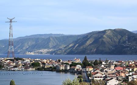 &laquo;Prezzo del diesel calmierato oppure blocchiamo lo Stretto&raquo;: i pescatori siciliani verso la protesta dell'1 maggio
