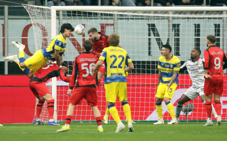 Milan, clamoroso ko in casa con il Parma che espugna San Siro: e l'Inter scappa a +10