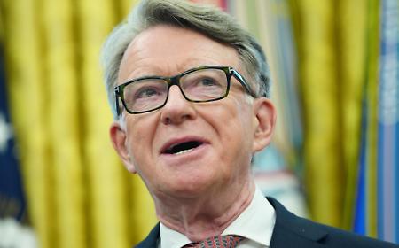 Caso Epstein, arrestato a Londra l'ex ministro britannico Peter Mandelson
