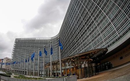 In palio 1.490 posti per lavorare nell'Ue e con stipendi fino a 6 mila euro al mese: cosa fare per partecipare