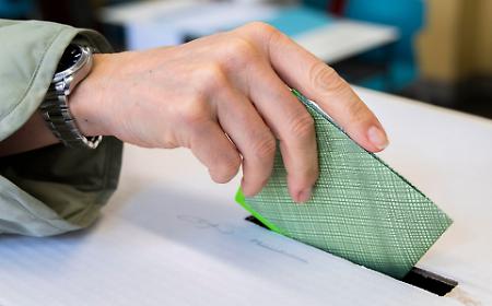 Elezioni amministrative in Sicilia, l'affluenza alle 12 nei 71 Comuni al voto