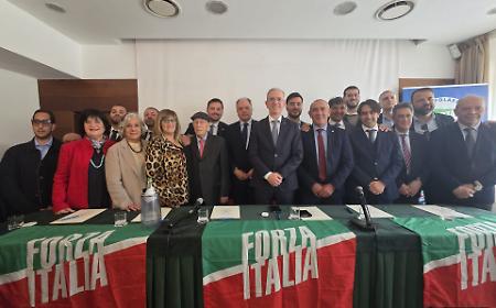 Forza Italia tra congresso o commissariamento. Falcone sferza Schifani: &laquo;Non serve un governo di una sola corrente&raquo;