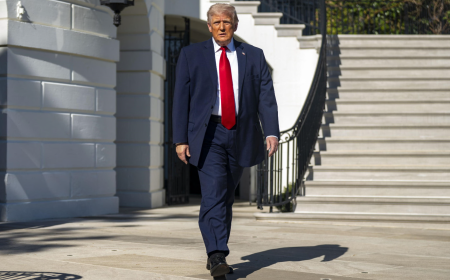 Blocco dello Stretto di Hormuz deciso da Trump &egrave; in vigore: "Pronti ad eliminare navi che lo forzeranno"