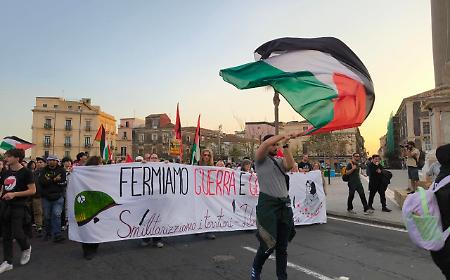 Catania accoglie la nuova Global Flotilla, un migliaio per le vie del centro: &laquo;Il genocidio a Gaza continua&raquo;