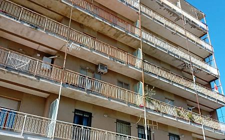 I vestiti eleganti, il rosario in mano, il marito che dormiva: cosa sappiamo del salto nel buio di una madre e dei suoi figli