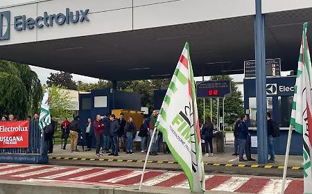 Electrolux, sciopero del 25 maggio e stato di agitazione: i sindacati chiedono un piano per la reindustrializzazione
