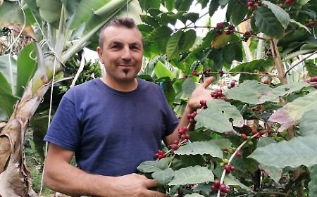 Tutti mi dicevano che ero pazzo a piantare il caff&egrave; in Sicilia; oggi &egrave; una realrt&agrave;