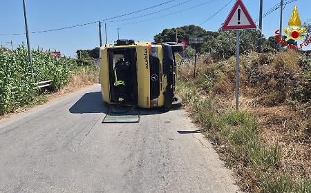 Incidente tra scuolabus e un'auto: 13 bambini feriti, due sarebbero in gravi condizioni