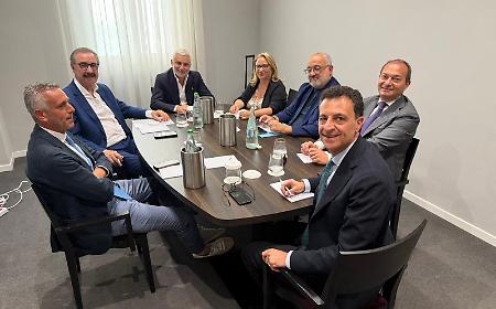 Una stanza, 7 segretari, un documento sull'unit&agrave;. Il centrodestra siciliano fa i conti con le urne: &laquo;Non possiamo fingere che il problema non esista&raquo;