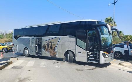 Anziano travolto da un autobus in Corso Gelone a Siracusa, muore in ospedale