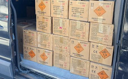 Una tonnellata di materiale pirotecnico in un furgone preso a noleggio: Polizia lo intercetta lungo la Tangenziale