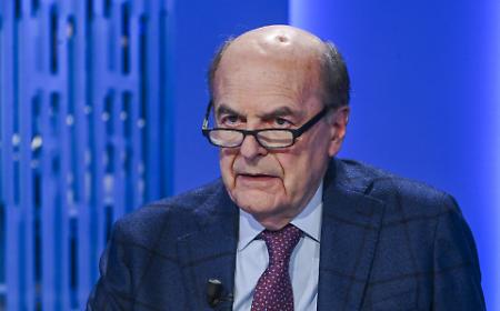 Bersani: &laquo;Per il Quirinale servono i valori della Costituzione, non forzature elettorali&raquo;