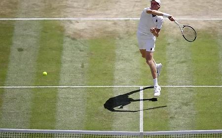 Sinner elimina Struff in tre set e vola in semifinale a Wimbledon