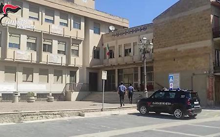 Sommatino, il fratello del pentito miracolato: &laquo;Il sindaco sugnu io&raquo;. Per lui la vendetta con l'asta gonfiata della casa del sindaco