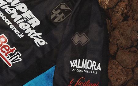 Catania, oggi sar&agrave; svelata la maglia da gioco ufficiale