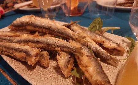 Le Sagre in Sicilia del weekend: dalla cipolla di Giarratana citata dal "Guardian" al pesce azzurro, dalla salsiccia alla pesca di Bivona