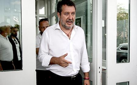 Salvini e la smentita che non smentisce: "Io al Viminale? Solo se me lo chiedono"