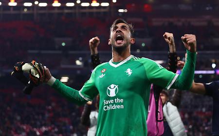 Mattia Perin saluta la Juve: visite mediche e firma a Palermo