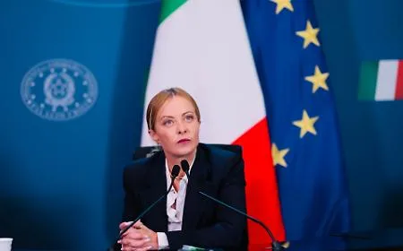 Giorgia Meloni, presto il suo sar&agrave; il governo pi&ugrave; lungo della storia della Repubblica: &laquo;Manca solo l'invasione delle cavallette&raquo;