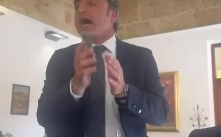 "Sei la donna di tutti", divampa lo scontro sulla frase del consigliere comunale Chinnici alla collega Argiroffi. La reazione: "Si deve dimettere". La replica: "Parlavo in senso politico"