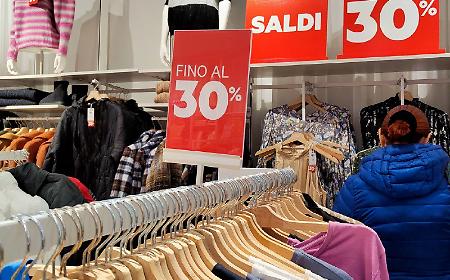 Saldi al via, &laquo;Nessuna corsa all&rsquo;acquisto, il &ldquo;Black Friday&rdquo; ha eroso le vendite&raquo;