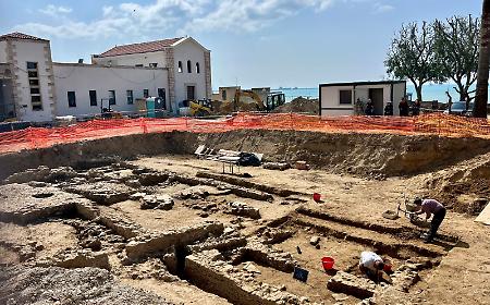 Nel sito di Orto Fontanelle dopo i resti del quartiere greco l'antiquarium con i reperti