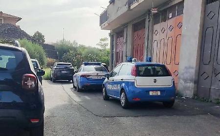 Cani torturati e poi uccisi ad Adrano, fermato un 46enne