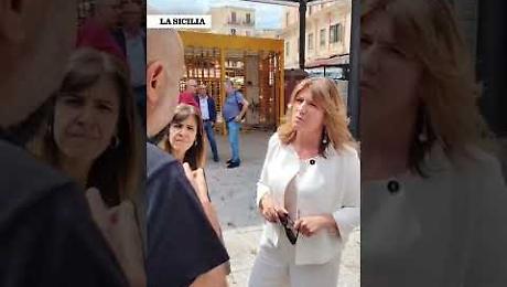 Ballar&ograve;, momenti di tensione alla consegna del mercato coperto: Aric&ograve; e Alaimo contro i consiglieri di quartiere