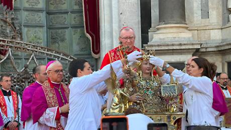 A Catania l'apice dell'Anno Agatino: Sant'Agata incoronata a 900 anni dalla traslazione