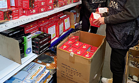 Blitz dei finanzieri: sequestrati 8.350 giocattoli e articoli natalizi senza marcatura CE