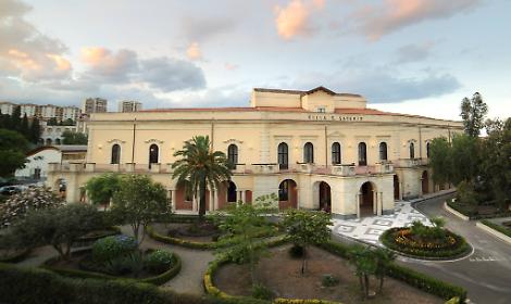 Scuola superiore di Catania, rinviata a data da destinarsi l'intitolazione a Sant'Agata dopo la protesta di studenti (ed ex)