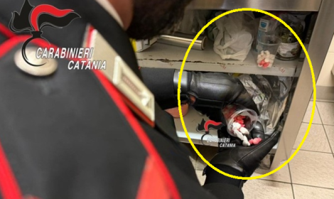 Acireale, gli ordini telefonici per vendere le dosi: arrestato un giovane "insospettabile"