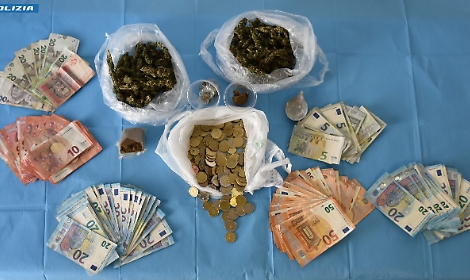 Marsala, tre gruppi criminale e una centrale dello spaccio in centro storico: giovane arrestato