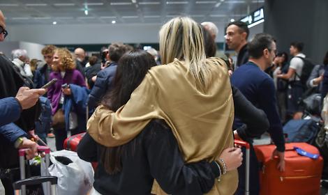 La Farnesina in prima linea per i rimpatri, oltre 14mila chiamate all&rsquo;Unit&agrave; di Crisi: quanti sono gli italiani ancora bloccati nel Golfo