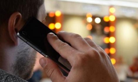 Falso sms e telefonata, tentano di portargli via 15 mila euro: alle Poste smascherano il raggiro