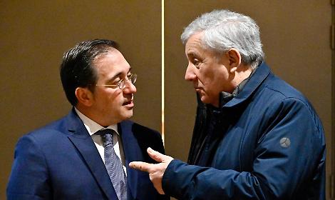 &laquo;Un messaggio indegno&raquo;: la Spagna risponde a Tajani e convoca l&rsquo;ambasciatore italiano