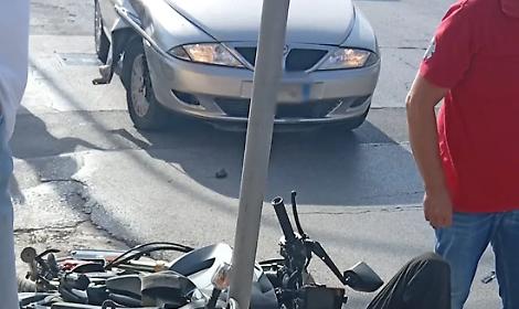 Vittoria, scontro tra scooter e auto in via Cavalieri di Vittorio Veneto: un ferito