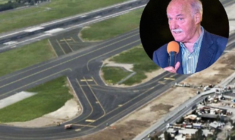 Il sindaco guida la protesta: «Atto di arroganza politica»