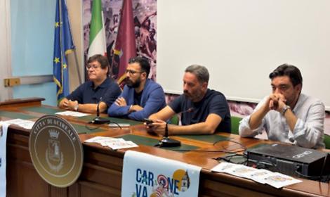 Carnevale estivo 2026: nove carri allegorici e un museo diffuso tra le piazze