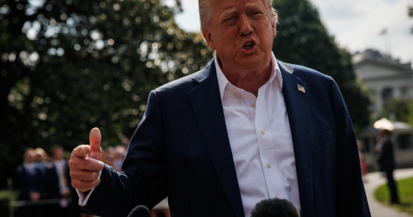 https://www.lasicilia.it/resizer/600/315/true/2025/07/trump_806f76.png--washington_stringe_la_leva_economica_su_caracas__sparatoria_vicino_al_palazzo_presidenziale.png