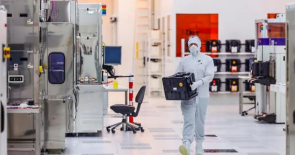 Catania: New Microchip Line Boosts Industrial Area with €198 Million Investment