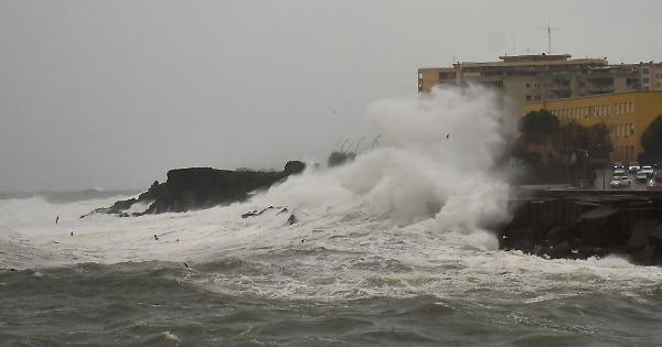 Cyclone Harry Threatens More: 24-48 Hours of Intense Storm, 90+ mph Winds, and 30-Foot Waves