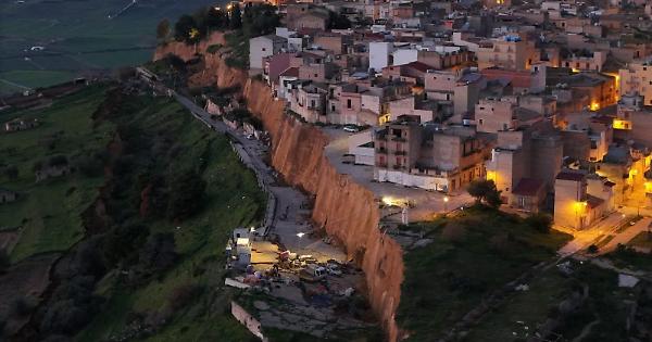 Frana a Niscemi, il geologo Collura: "Dopo il '97, le probabilità che franasse ancora erano altissime"