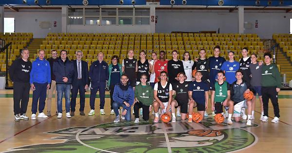 Andrea Capobianco: Italian Women’s Basketball Coach in Ragusa