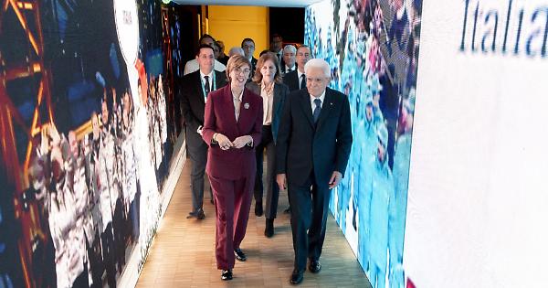 Mattarella e Valentino Rossi: l’ingresso a sorpresa delle Olimpiadi